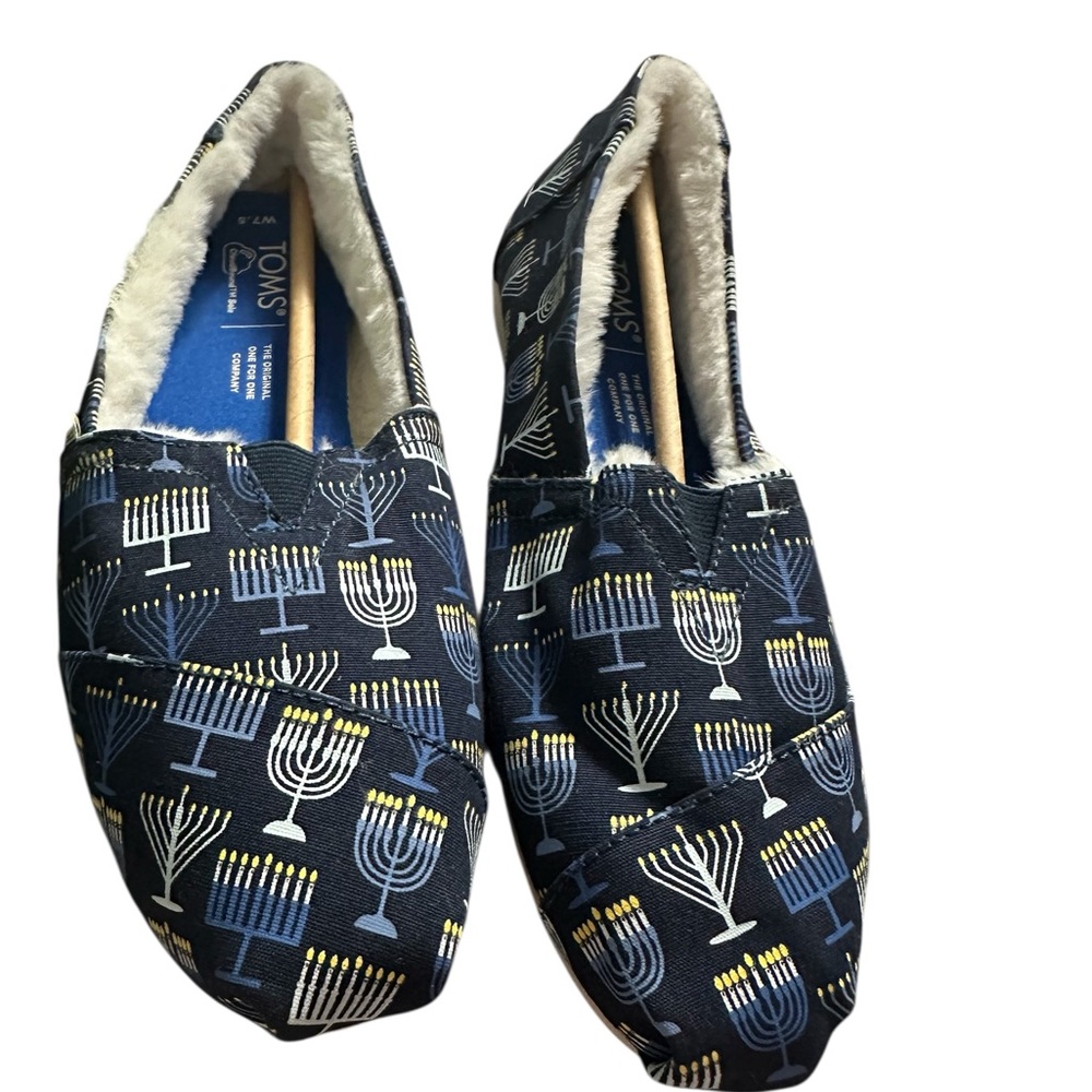 TOMS Navy Menorah Print Slip-Ons New 7.5 Hanukkah 🌺